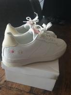 Manfïeld, Ophalen of Verzenden, Zo goed als nieuw, Wit, Sneakers of Gympen