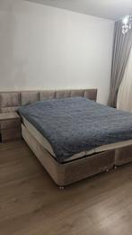 Bed met opbergruimte + 2 nachtkastjes 180x200, Ophalen, Overige materialen, Gebruikt, Beige
