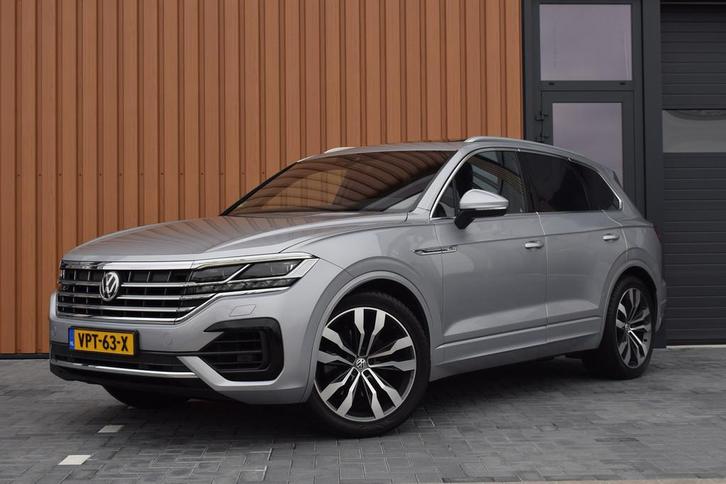Volkswagen Touareg 3.0 TDI 286pk R-line | Grijs Kenteken | L, Auto's, Bestelauto's, Bedrijf, Te koop, Achteruitrijcamera, Lederen bekleding