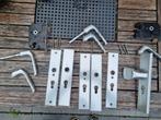 Deurbeslag SKG (3 sets) voor, achter en garagedeur, Doe-het-zelf en Verbouw, Hang- en Sluitwerk, Ophalen, Gebruikt, Rvs, Klink of Kruk
