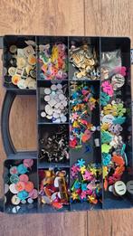 Brads, eyelets, knopen, knutselspullen, Ophalen of Verzenden, Zo goed als nieuw, Versiering of Embellishment