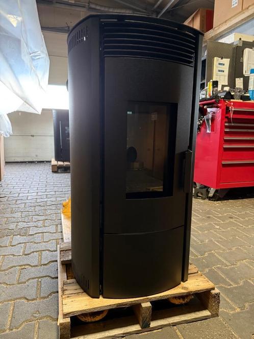 pelletkachel WINTEROFEN ERE 13 € 1750,- nu € 1450,- max 8 kW, Doe-het-zelf en Verbouw, Verwarming en Radiatoren, Nieuw, Cv-ketel of Combi-ketel