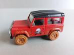 Land Rover Defender 90 rood met bruine wielen MatchBox 3inch, Hobby en Vrije tijd, Modelauto's | Overige schalen, Nieuw, Ophalen of Verzenden