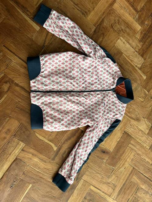 Zomerjasje aan twee kanten draagbaar. Maat 116, Kinderen en Baby's, Kinderkleding | Maat 116, Zo goed als nieuw, Meisje, Jas, Ophalen of Verzenden