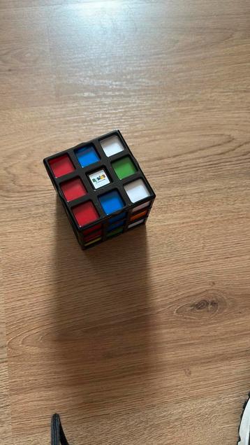 Orginele rubiks puzzel  beschikbaar voor biedingen