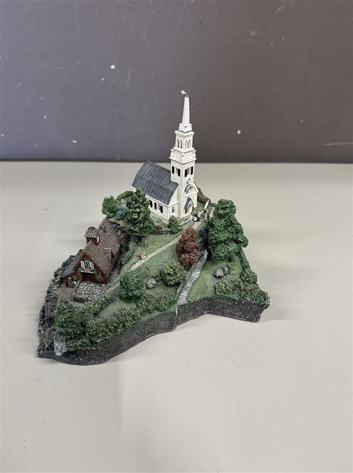 N Scale Gauge Locomotive Model Railway Coastal Cliffside Vil, Hobby en Vrije tijd, Modelbouw | Figuren en Diorama's, Gebruikt