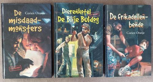 Corien Oranje: Dierenhotel 'Serie "top secret"deel 1, 3 en 4, Boeken, Kinderboeken | Jeugd | 10 tot 12 jaar, Zo goed als nieuw