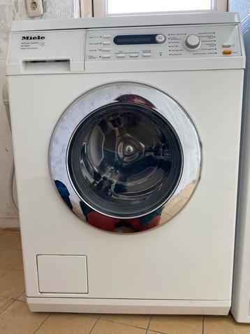 Miele W 5821 Wasmachine - Wegens Verhuizing beschikbaar voor biedingen