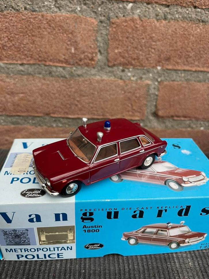 1:43 AUSTIN 1800 METROPOLITAN POLICE, Hobby en Vrije tijd, Modelauto's | 1:43, Zo goed als nieuw, Auto, Vanguards, Ophalen of Verzenden