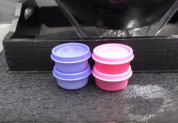 Tupperware pillendoosje beschikbaar voor biedingen