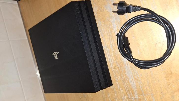 PS4 Pro 1TB Defect, Spelcomputers en Games, Spelcomputers | Sony PlayStation 4, Niet werkend, Pro, Met 1 controller, Ophalen of Verzenden