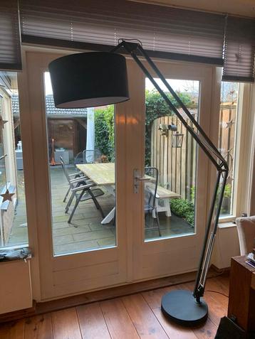 Verstelbare lamp van Montel beschikbaar voor biedingen