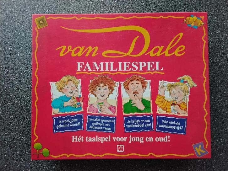 Van Dale Familiespel, Hobby en Vrije tijd, Gezelschapsspellen | Bordspellen, Zo goed als nieuw, Drie of vier spelers, Ophalen of Verzenden