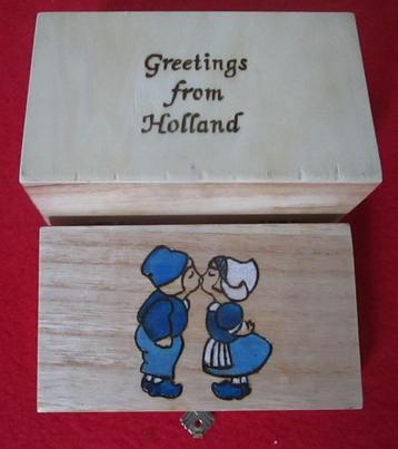 theekistje doosje kissing couple PYROGRAFIE Creamar beschikbaar voor biedingen