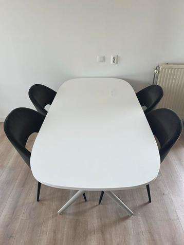 IKEA Eettafel Wit beschikbaar voor biedingen