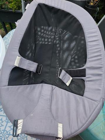 Wip stoel waarin de baby meegroeit,met een driepunt gordel  beschikbaar voor biedingen