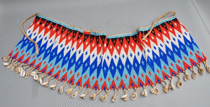 Indrukwekkende Cache Sexe – Glaspasta & Kauri – DR Congo, Antiek en Kunst, Kunst | Niet-Westerse kunst, Ophalen of Verzenden