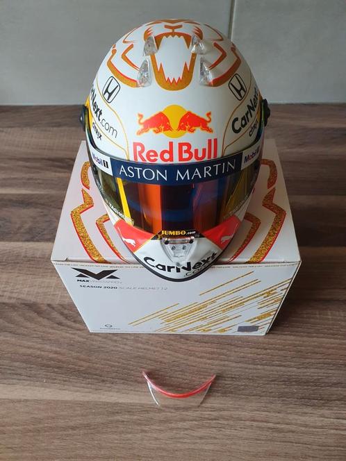 Max verstappen helmpje 2020 schaal 1/2 schuberth, Verzamelen, Automerken, Motoren en Formule 1, Zo goed als nieuw, Formule 1, Verzenden