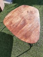 Nette tafel, plectrum shaped , 83*70*32.5cm, Ophalen, 50 tot 100 cm, Zo goed als nieuw, Minder dan 50 cm