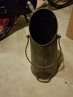 Zwarte antieke kolenkit met handvat, Ophalen, Gebruikt, Metaal