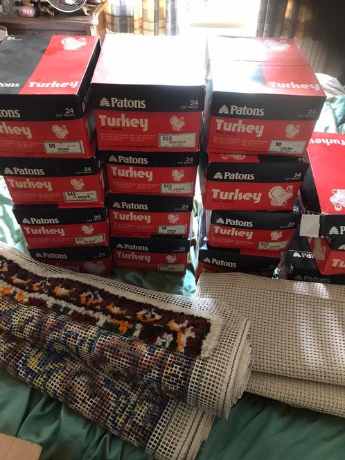 Groot partij patons turkey wol plus kleden, Diversen, Rommelmarktspullen, Nieuw, Ophalen