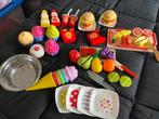 Plastic en hout speelgoed fruit, friet, hamburger, Verzenden, Gebruikt, Hout, Speelkeuken-accessoire