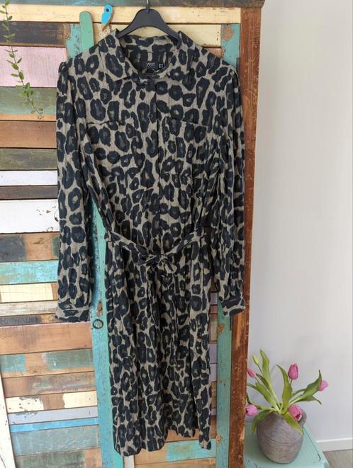 NIEUW: mooie jurk van Yest (maat 36), Kleding | Dames, Jurken, Nieuw, Maat 36 (S), Zwart, Knielengte, Ophalen of Verzenden