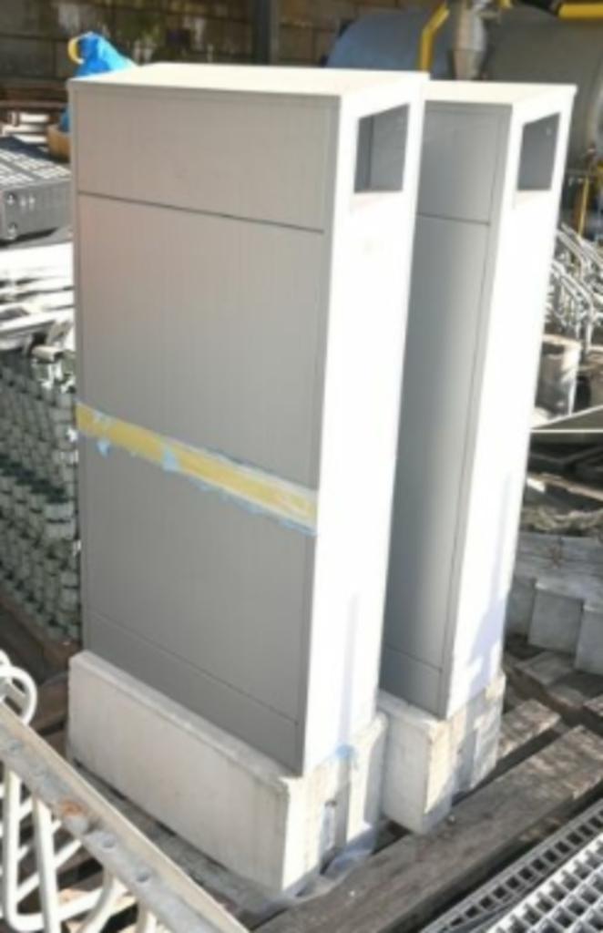 Nieuwe design buitenprullenbakken, Huis en Inrichting, Woonaccessoires | Prullenbakken, Nieuw, Metaal, 50 tot 75 cm, 30 tot 40 liter