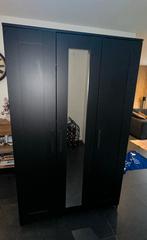 Kledingkast - zwart - BRIMNES - 3 deuren - 117 x 190 cm, Huis en Inrichting, Kasten | Kledingkasten, Gebruikt, 100 tot 150 cm