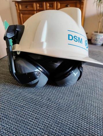 Veiligheidshelm met msa sound blocker 26 gehoorbescherming  beschikbaar voor biedingen