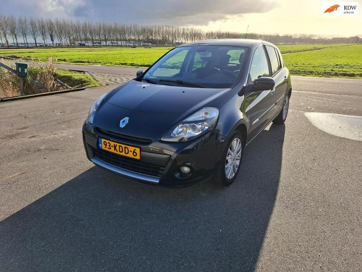 Renault Clio 1.6 Dynamique in nette staat, Auto's, Renault, Bedrijf, Te koop, Clio, Airbags, Airconditioning, Bluetooth, Centrale vergrendeling