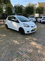 Toyota Aygo 1.0 12V Vvt-i 5DRS 2012 Wit Airco,Aux,Nieuwe APK, Voorwielaandrijving, 4 stoelen, Origineel Nederlands, Handgeschakeld