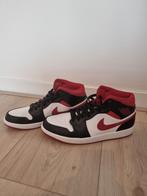 Air Jordan Mid | 44.5 | 10.5 | 554724-122 | Red Black White, Kleding | Heren, Schoenen, Overige kleuren, Nike, Ophalen of Verzenden
