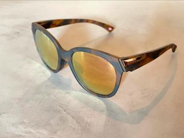 Oakley Low Key dames zonnebril mat bruin montuur rosé glazen beschikbaar voor biedingen