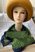 Zijden sjaal Tony Tetro Novotel - appels !, Kleding | Dames, Mutsen, Sjaals en Handschoenen, Ophalen of Verzenden, Zo goed als nieuw