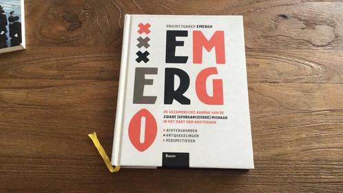 Emergo, Boeken, Overige Boeken, Zo goed als nieuw, Ophalen of Verzenden