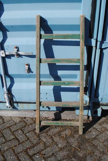 Brocante ladder trap beschikbaar voor biedingen