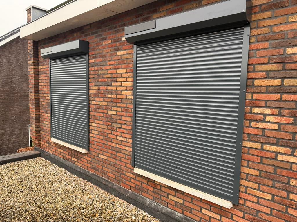 Montagewerkzaamheden voor binnen en buiten zonwering, Diensten en Vakmensen, Zonweringinstallateurs, Gordijnen of Lamellen, Raam- of Deurhorren