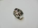 DYRBERG KERN band ring 18.5 mm flink breed + 3 groene stenen, Sieraden, Tassen en Uiterlijk, Ringen, Gebruikt, Verzenden, Dame of Heer