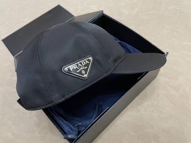Prada Re-Nylon pet / cap – zwart, Kleding | Heren, Hoeden en Petten, Zo goed als nieuw, Verzenden