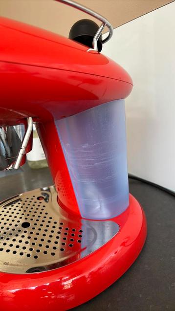 Illy espresso machine rood beschikbaar voor biedingen