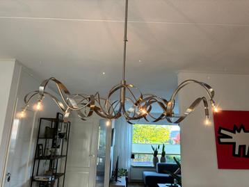 Halogeenlamp Eettafel. beschikbaar voor biedingen