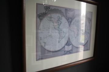 wereldkaart in lijst beschikbaar voor biedingen