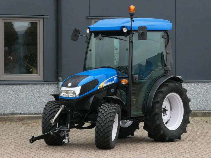 New Holland T3030 4wd / 01635 Draaiuren / Full Options, Zakelijke goederen, Agrarisch | Tractoren, New Holland, Gebruikt