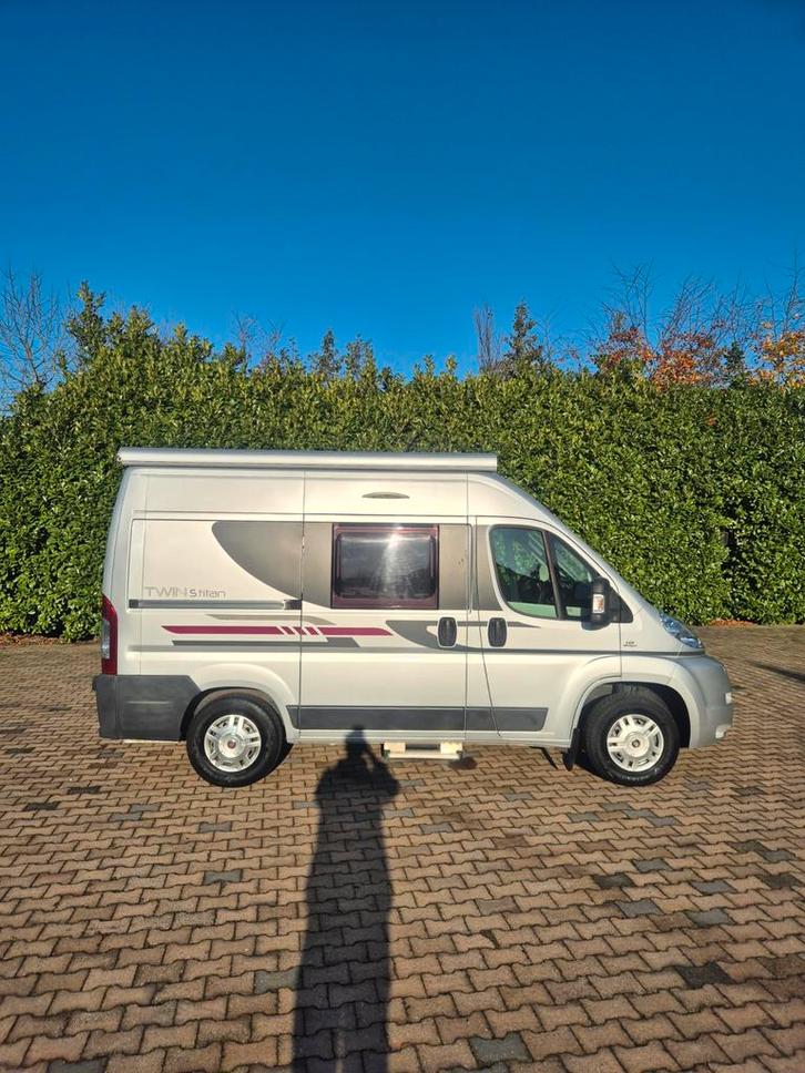 Adria️♥️5 meter✔speciale uitvoering️ ✅️lengte bedden️✔️airco, Caravans en Kamperen, Campers, Bedrijf, tot en met 2, Buscamper of Camperbus