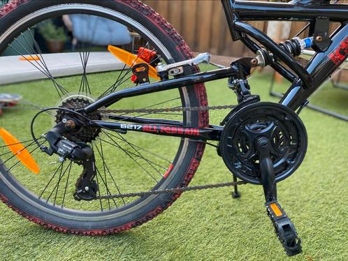Mountainbike zwart met rood, Fietsen en Brommers, Fietsen | Jongens, Gebruikt, 24 inch, Handrem, Versnellingen, Ophalen
