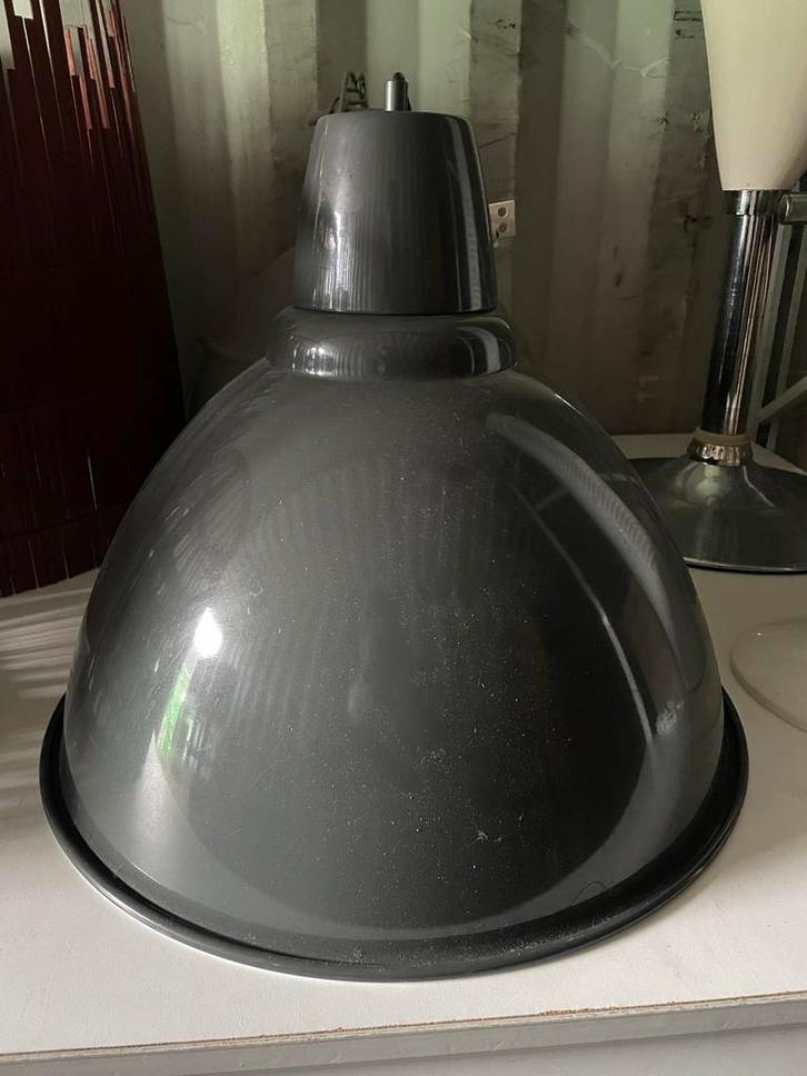 Twee grote industriële lampen, Huis en Inrichting, Lampen | Hanglampen, Gebruikt, 50 tot 75 cm, Metaal, Ophalen of Verzenden