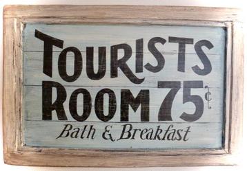 Houten handbeschilderd wandbord / Bath & Breakfast beschikbaar voor biedingen