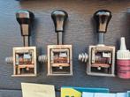 3 oude busstempels, inkt en diverse accesoires, Ophalen of Verzenden