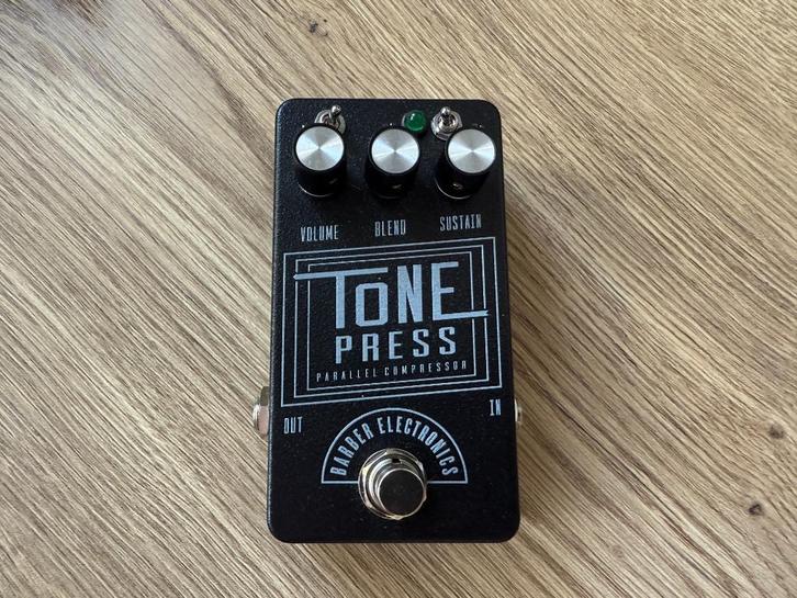 Barber Tone press (V5 , BLACK) compressor, Muziek en Instrumenten, Effecten, Zo goed als nieuw, Compressor, Ophalen of Verzenden